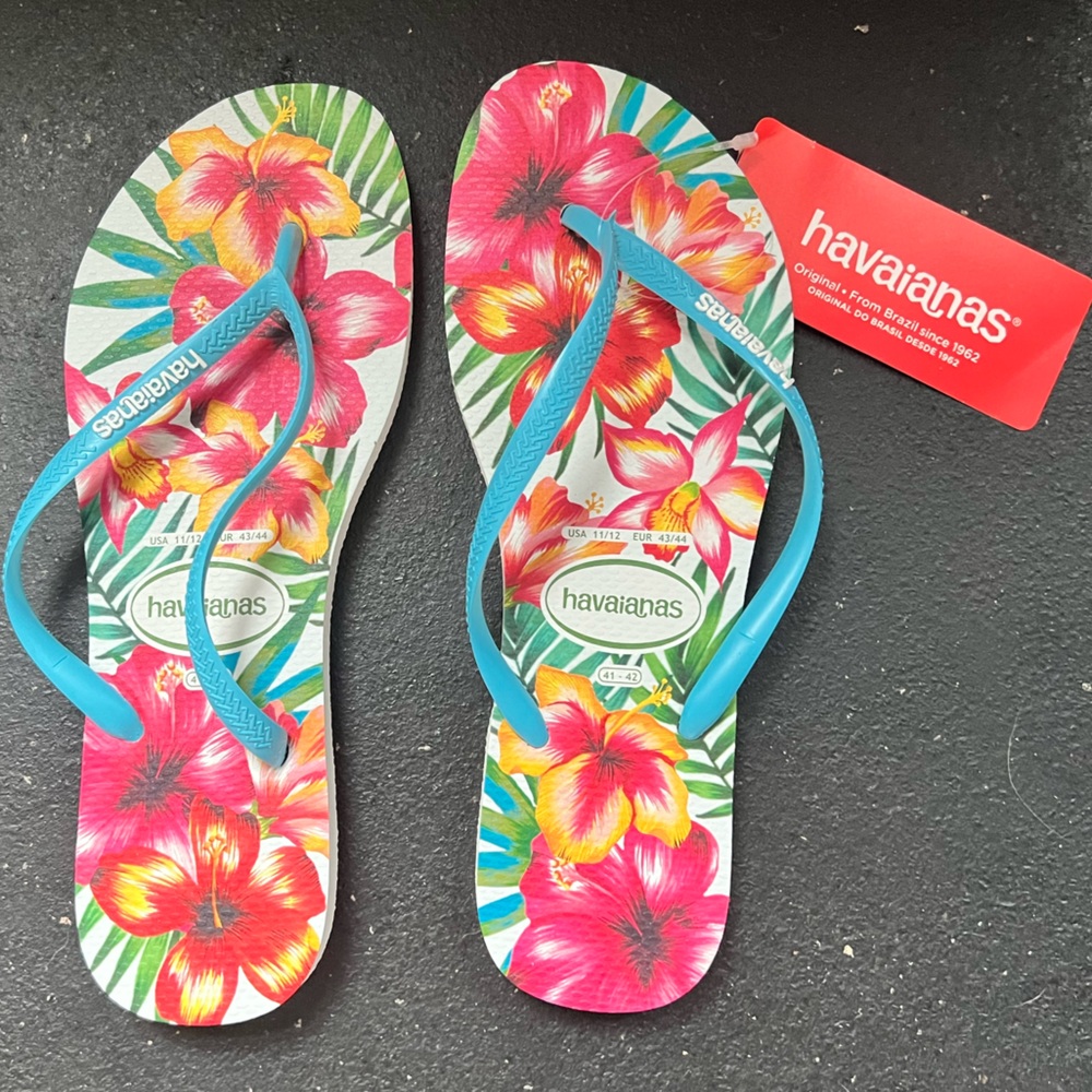 NWT Havaianas size 11